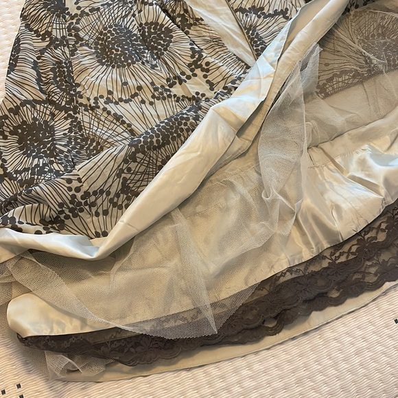 Strapless Gray and silver floral dress size 12 - Picture 5 of 5